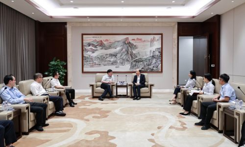 中國(guó)建設(shè)銀行嘉興分行黨委書記、行長(zhǎng)曹凡蒞臨桐昆調(diào)研