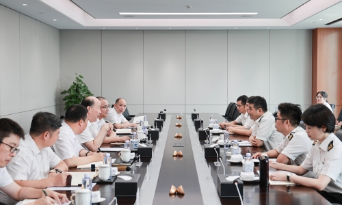 嘉興海關(guān)黨委書記、關(guān)長(zhǎng)呂期蒞臨桐昆調(diào)研