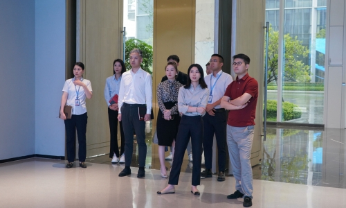 遠(yuǎn)東控股集團(tuán)董事局執(zhí)行主席、首席執(zhí)行官、產(chǎn)業(yè)董事長蔣承志到桐昆訪問交流