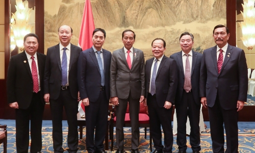 印尼總統(tǒng)佐科會見控股集團董事長陳士良等中國企業(yè)家